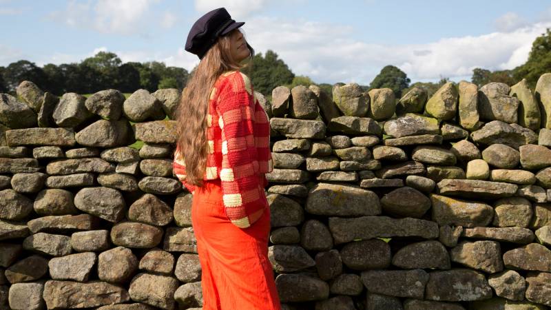 Gingham Rot & Weiß Grandma Square Häkel Cardigan Gingham Rot & Weiß Grandma Square Häkel Cardigan von Wildorangetree