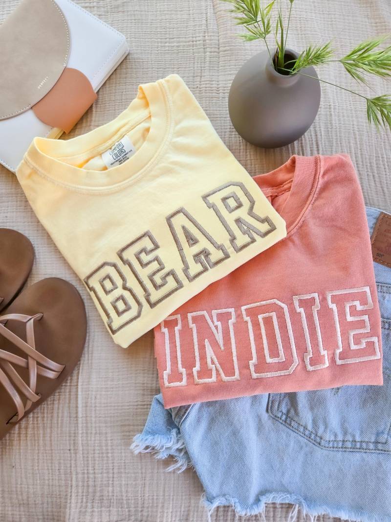 Benutzerdefinierte Komfort Farben T-Shirt-Garment Dyed T Shirt-Individuell Bestickte-Personalisierte-Weich-Hohe Qualität-Mama-Oma-Nonie-Geschenk von Wildsongoods