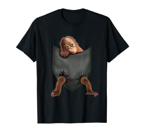 Lustiger Baby Orang Utan in Brusttasche Pocket Design T-Shirt Lustiger Baby Orang Utan in Brusttasche Pocket Design T-Shirt von Wildtierliebhaber Wildtiermotive Designs