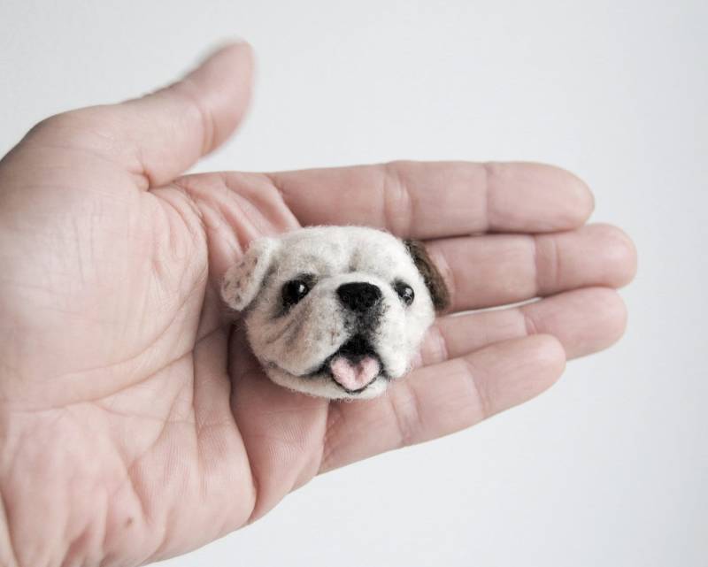 Personalisierte Haustier-Anstecknadel, Personalisierte Haustier-Liebhaber-Geschenk, Gefilzte Hunde- Oder Katzen-Brosche - Auf Bestellung Personalisierte Haustier-Anstecknadel, Personalisierte Haustier-Liebhaber-Geschenk, Gefilzte Hunde- Oder Katzen-Brosche - Auf Bestellung von Willane
