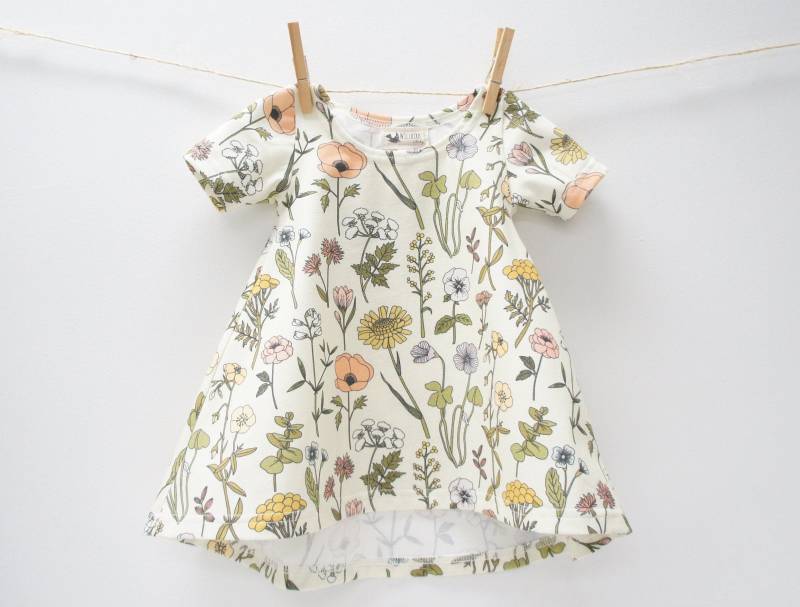 Kleid - Baby/Kleinkind/Kinder Chickadee Swing Kleid, Wildblumen von WillbirdBaby