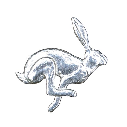 Hasen-Brosche, Kaninchen-Brosche, Handgefertigt, von William Sturt, aus Deutsche Zinn (Zinn) von William Sturt Fine Pewter