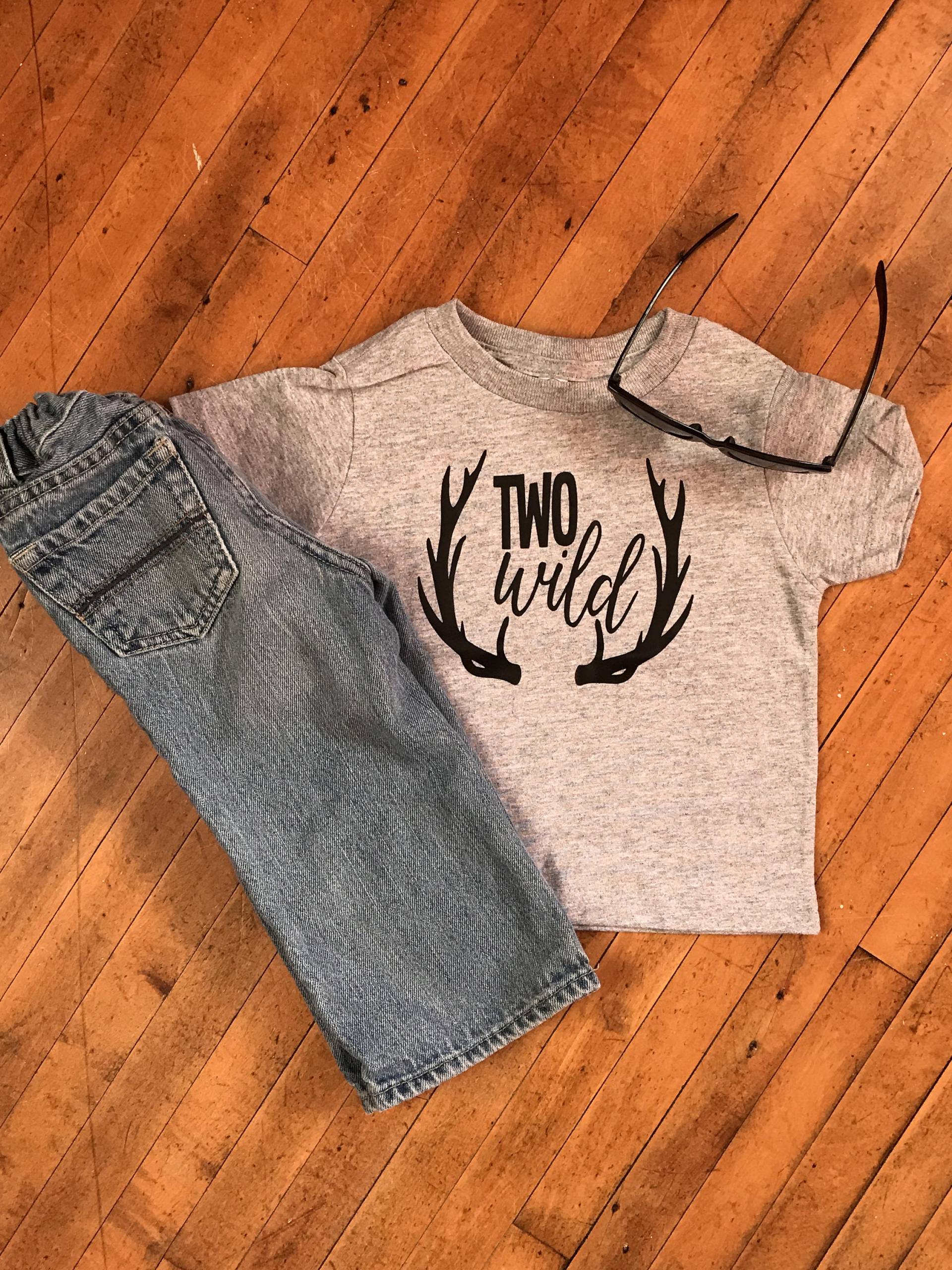 Zwei Wilde Kleinkind-T-Shirt, Geburtstag Shirt, Zweiten Geburtstag, 2. Zwei Wilde, Kleinkind von WilliamandWesley