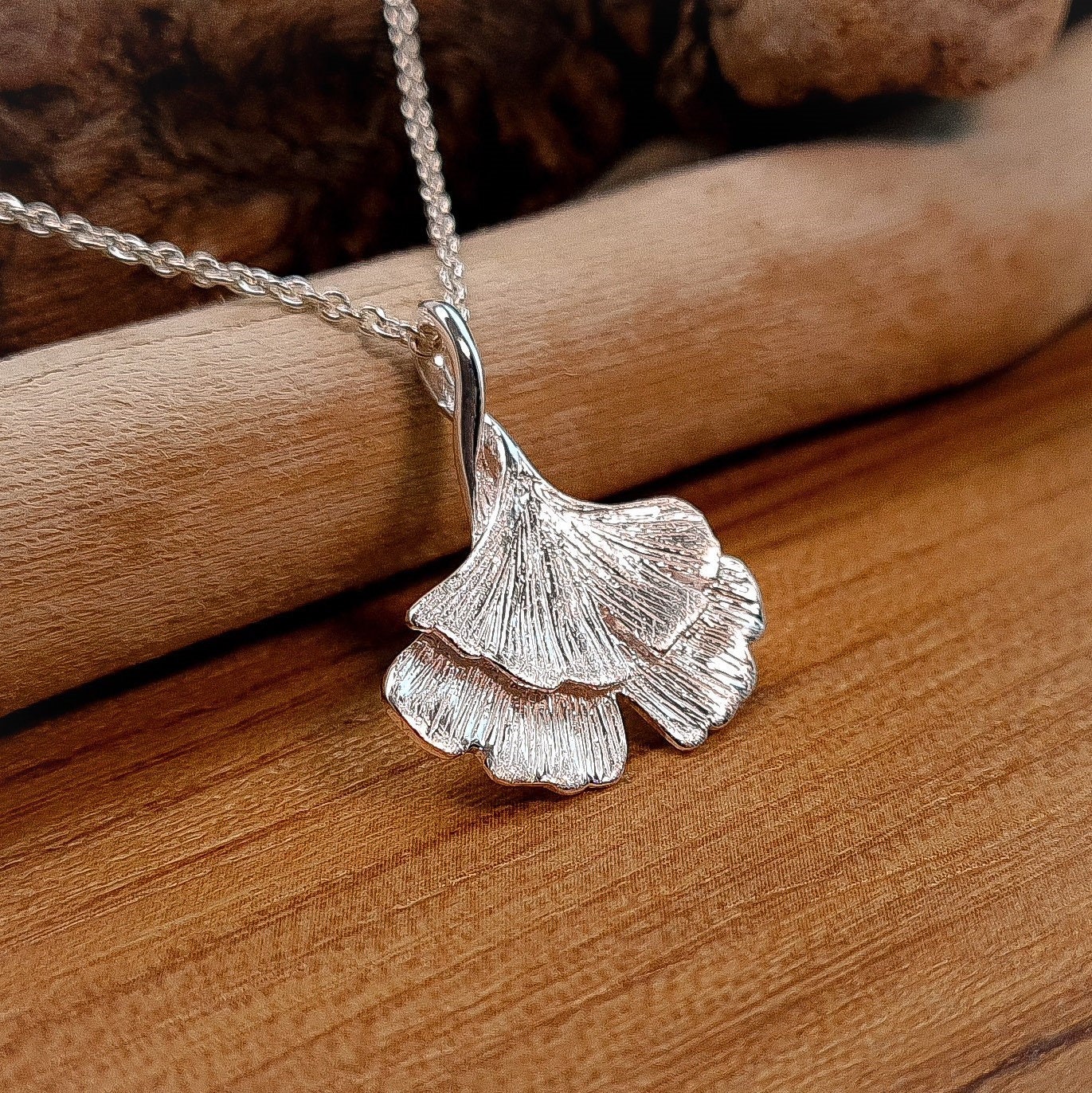 Ginkgoblatt Anhänger - Silberanhänger Als Ginkgo in Silber Silberkette 925 Ginkgoblatt Anhänger - Silberanhänger Als Ginkgo in Silber Silberkette 925 von WilliamsSchmuck