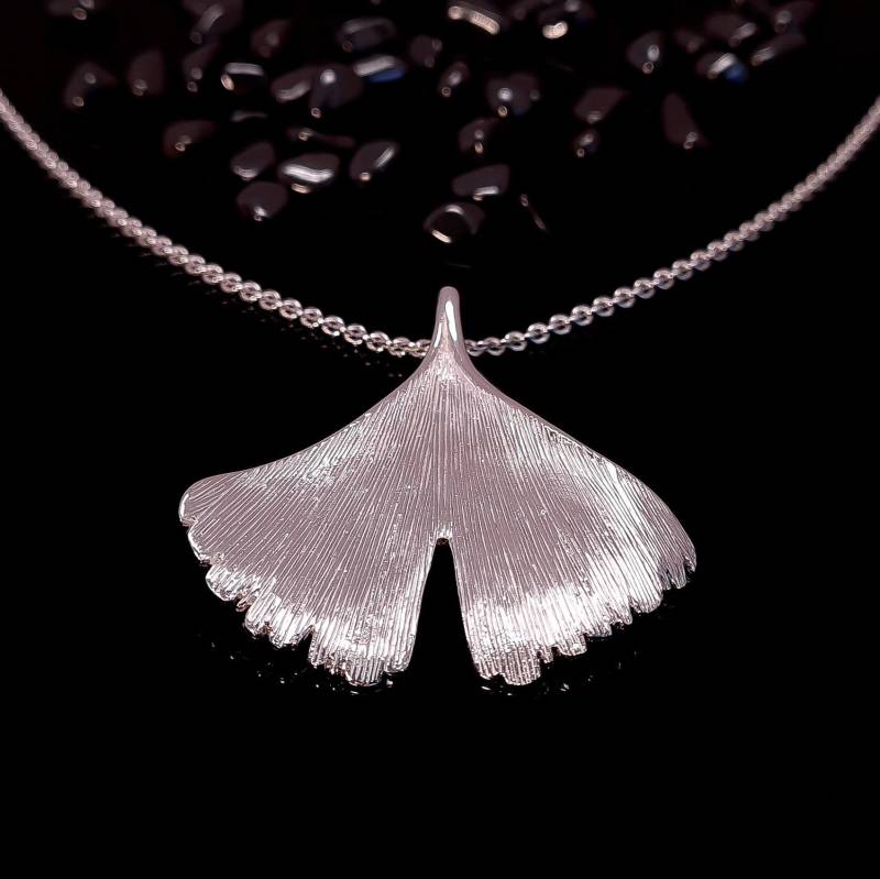 Ginkgoblattanhänger - Anhänger Silberanhänger Kettenanhänger Ginkgo Ginkgoblatt Aus Silber Blatt Sterlingsilber 925 von WilliamsSchmuck