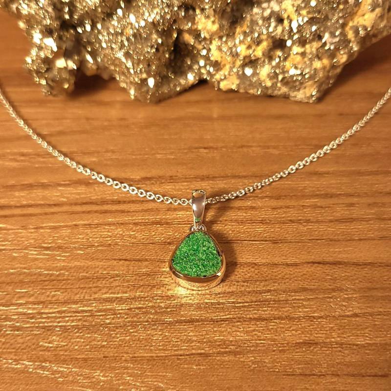 Grüner Granat Anhänger - Uwarowit Schmuck Handgefertigt Ankerkette 925 Silber Edelstein Halskette Zargenfassung Hartvergoldet von WilliamsSchmuck