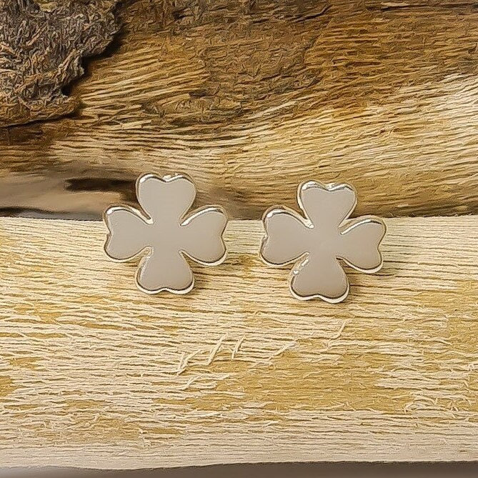 Kleeblatt Ohrstecker Aus Silber 925 - Polierte Ohrringe Vierblättriges Blatt Glück von WilliamsSchmuck