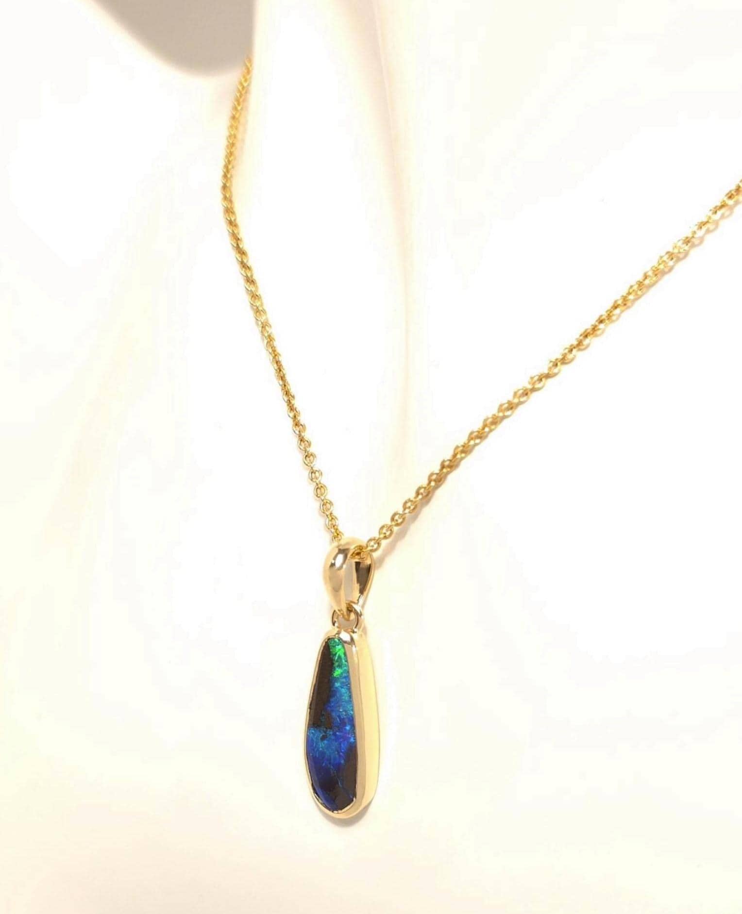 Natur Boulderopal Anhänger Aus 585Er Gelbgold - Opal Gold 585 Natürlicher Blauer Handgeschliffener Opalanhänger Gefasst Natur Boulderopal Anhänger Aus 585Er Gelbgold - Opal Gold 585 Natürlicher Blauer Handgeschliffener Opalanhänger Gefasst von WilliamsSchmuck