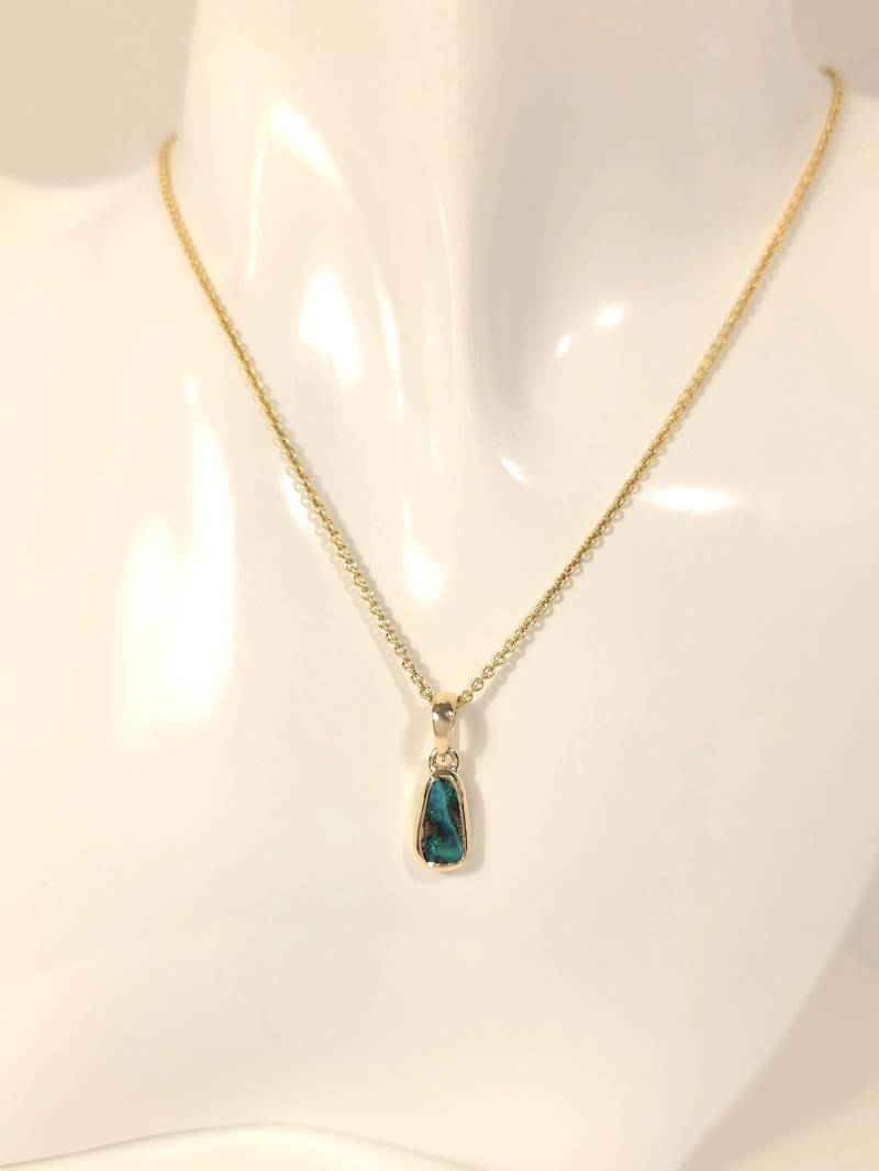 Natur Boulderopal Anhänger Aus 585Er Gelbgold - Opal Gold 585 Natürlicher Blauer Handgeschliffener Opalanhänger Gefasst Natur Boulderopal Anhänger Aus 585Er Gelbgold - Opal Gold 585 Natürlicher Blauer Handgeschliffener Opalanhänger Gefasst von WilliamsSchmuck