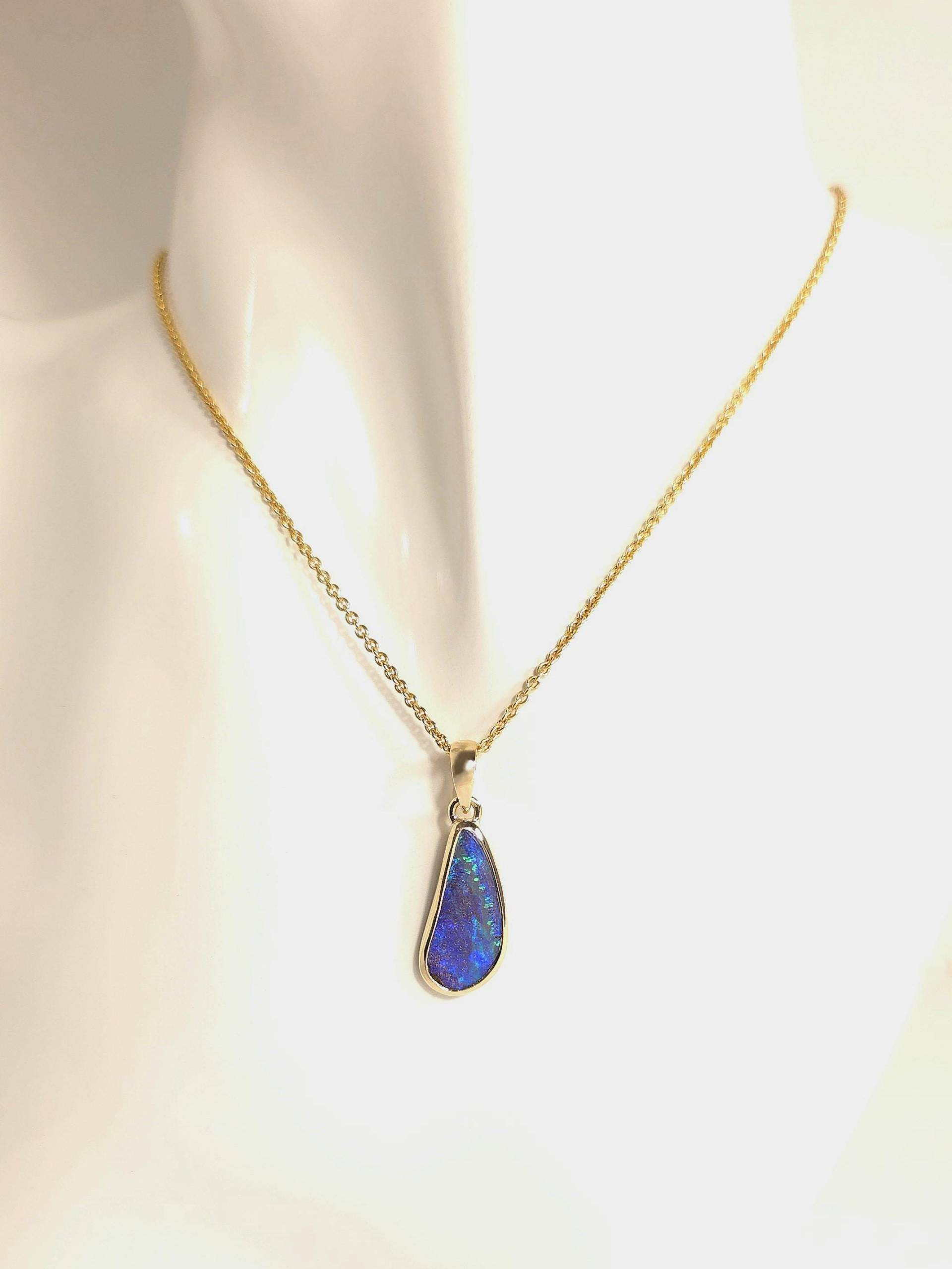 Natur Boulderopal Anhänger Aus 585Er Gelbgold - Opal Gold 585 Natürlicher Blauer Handgeschliffener Opalanhänger Gefasst Natur Boulderopal Anhänger Aus 585Er Gelbgold - Opal Gold 585 Natürlicher Blauer Handgeschliffener Opalanhänger Gefasst von WilliamsSchmuck