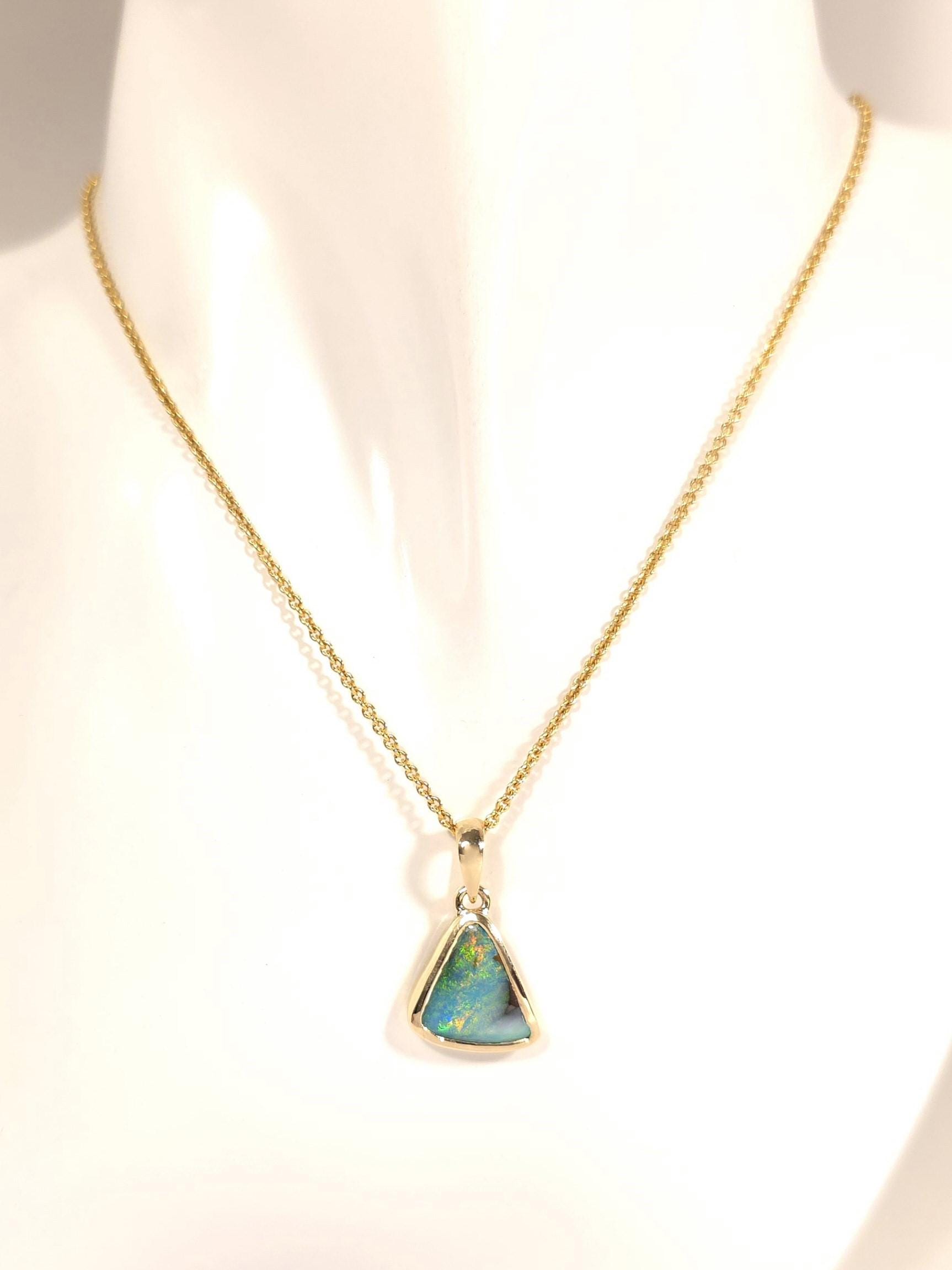 Natur Boulderopal Anhänger Aus 585Er Gelbgold - Opal Gold 585 Natürlicher Blauer Handgeschliffener Opalanhänger Gefasst Natur Boulderopal Anhänger Aus 585Er Gelbgold - Opal Gold 585 Natürlicher Blauer Handgeschliffener Opalanhänger Gefasst von WilliamsSchmuck