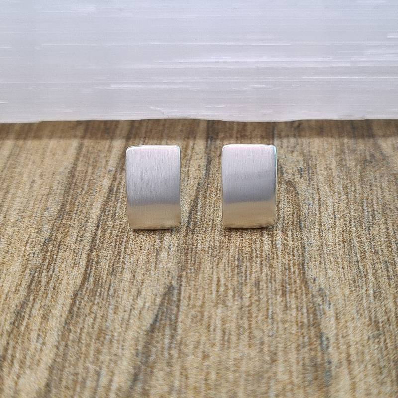 Rechteckige Plättchen Ohrstecker - Silberohrstecker Rechteck Mattiert Matt Silber Ohrringe Sterlingsilber 925 von WilliamsSchmuck
