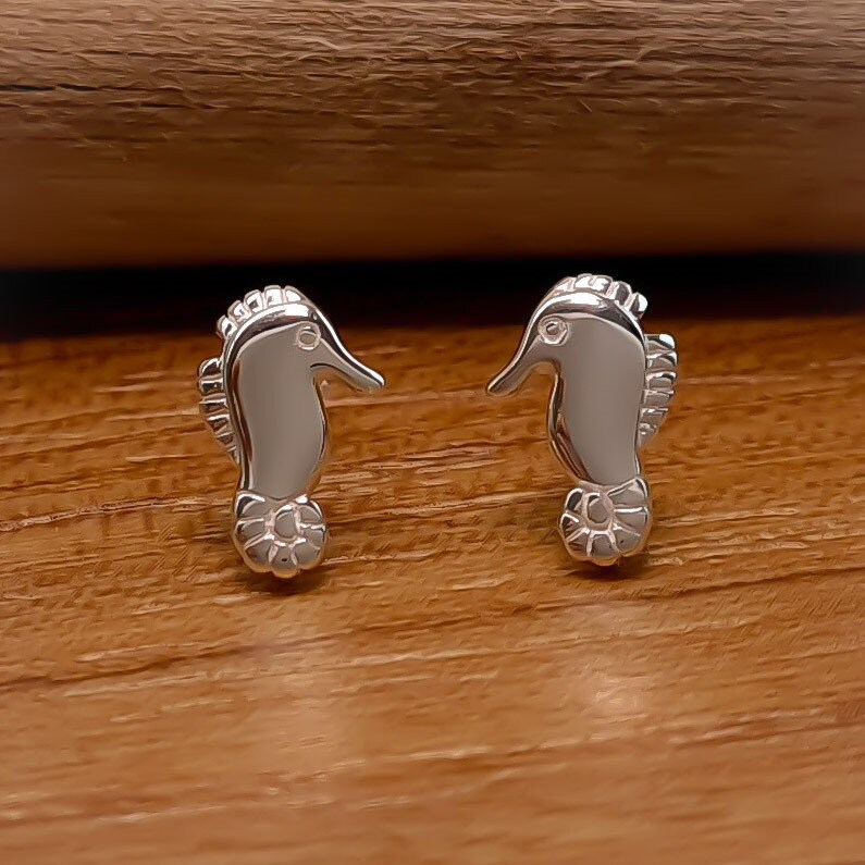Seepferdchenohrstecker - Ohrstecker Silberohrstecker Seepferdchenohrringe Seepferdchen Seepferd Poliert Nickelfrei von WilliamsSchmuck