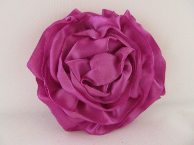 Band Rose Pin-Haarspange-Brosche-Lila-Satin von WilliamsonWears