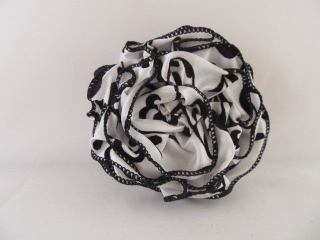 Multifunktionsleiste Rose Pin-Hair Clip-Brosche-Schwarz Und Weiß von WilliamsonWears
