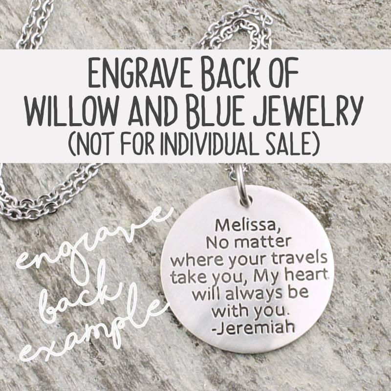 Add-On - Gravieren Sie Die Rückseite Von Willowandbluejewelry Zinn Und Silber Zitat Charme Add-On - Gravieren Sie Die Rückseite Von Willowandbluejewelry Zinn Und Silber Zitat Charme von WillowAndBlueJewelry