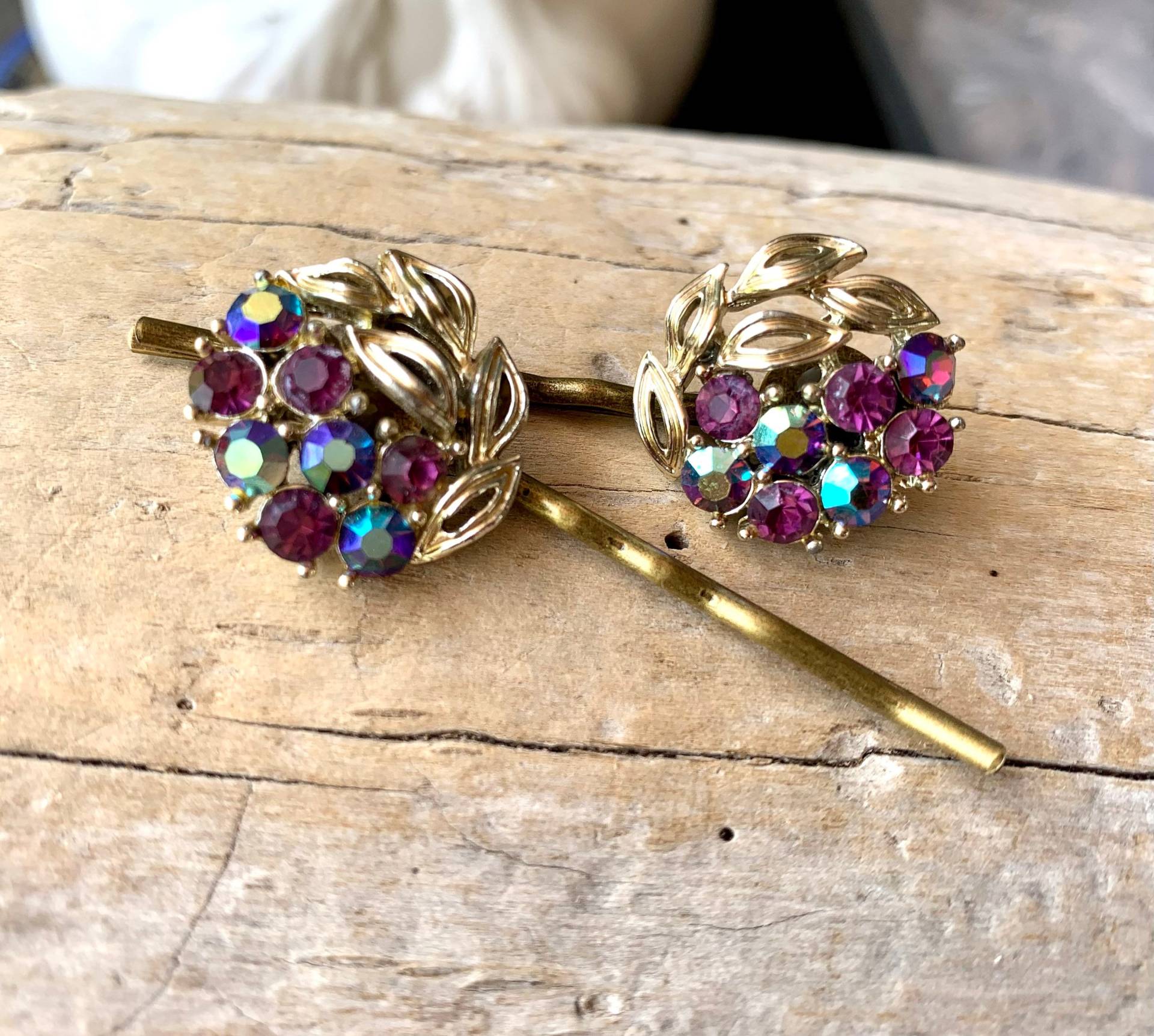 Vintage Lisner Lila Amethyst Haarnadeln Mid Crntury Ab Aurora Borealis Strass Bobby Pins Retro Braut Hochzeit Februar Geburtstag Vintage Lisner Lila Amethyst Haarnadeln Mid Crntury Ab Aurora Borealis Strass Bobby Pins Retro Braut Hochzeit Februar Geburtstag von WillowBloom