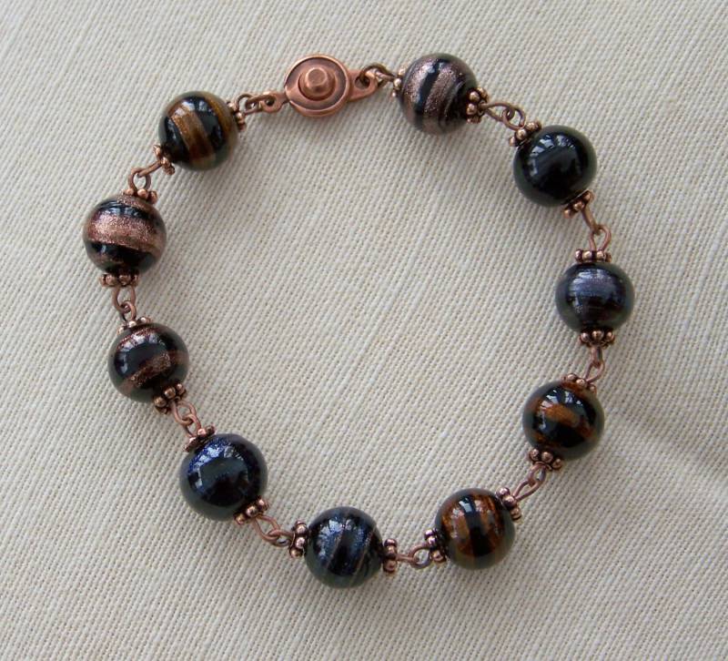 Blaue Perlen-Armband Blaues Kupfer Armband Antique Copper Navy Linked Beads Dark Blue Bead Blaue Perlen-Armband Blaues Kupfer Armband Antique Copper Navy Linked Beads Dark Blue Bead von WillowLakeJewellery