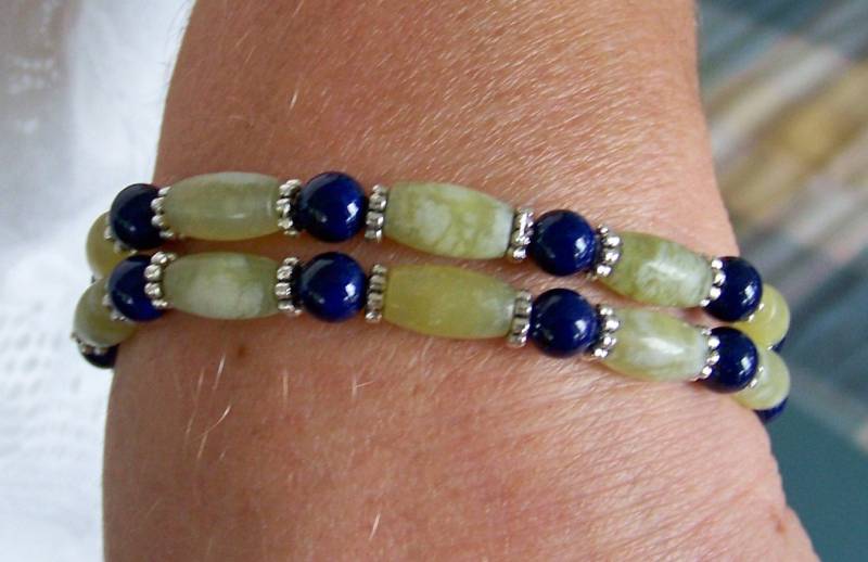 Limettegrünes Und Königsblaues Zweireihiges Armband Ohrhänger Limettegrünes Und Königsblaues Zweireihiges Armband Ohrhänger von WillowLakeJewellery