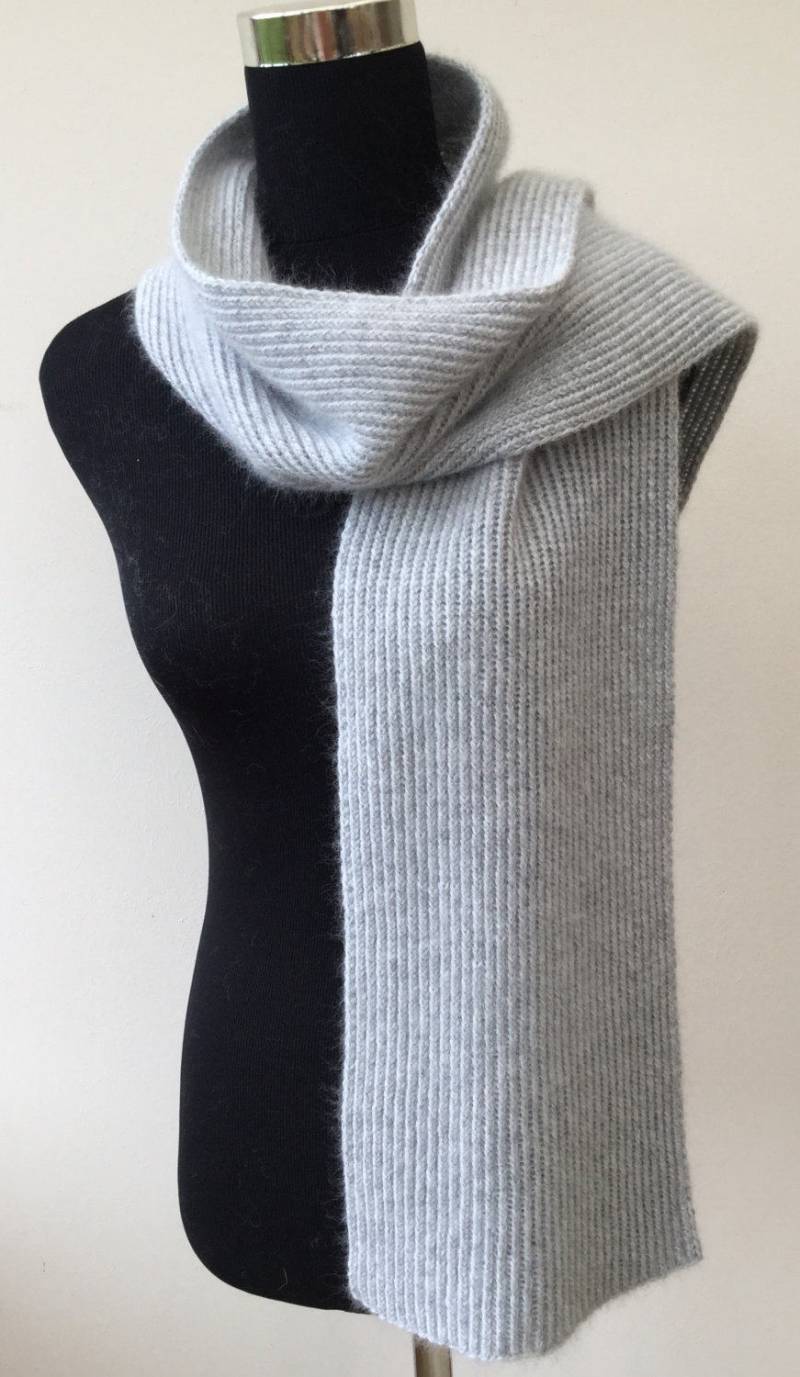 Handgemachter Reiner Kaschmir-Gerippter Schal - Unisex-Luxus Handgemachter Reiner Kaschmir-Gerippter Schal - Unisex-Luxus von WillowLuxury