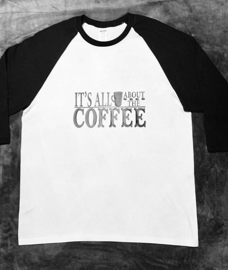 Alles Über Den Kaffee Damen Lustiges T-Shirt von WillowRiverRanch