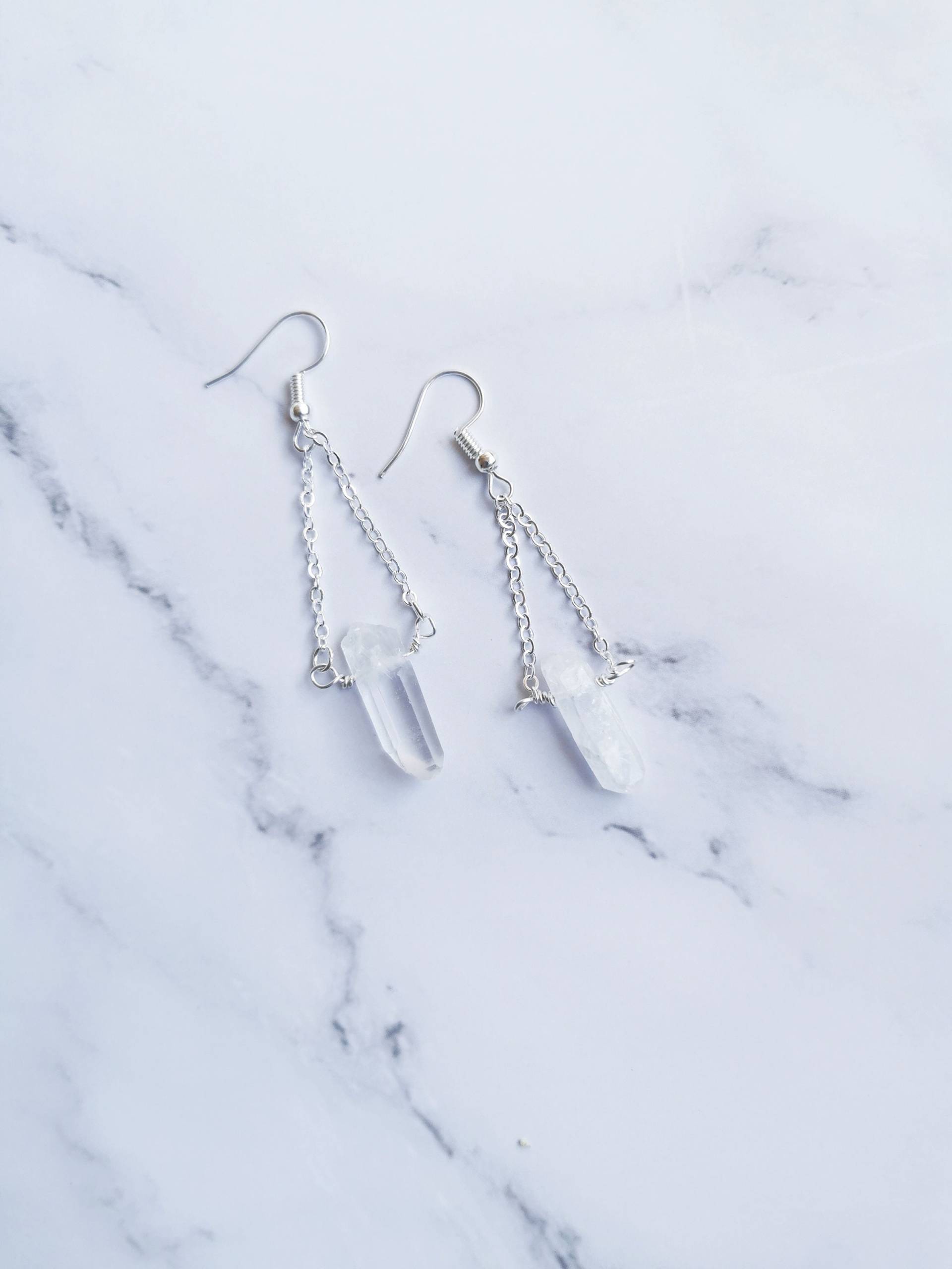 Bergkristall Ohrringe, Ohrhänger, Silber, Fischhaken, Kristallschmuck, Brautjungfern, Hochzeitsaccessoires Bergkristall Ohrringe, Ohrhänger, Silber, Fischhaken, Kristallschmuck, Brautjungfern, Hochzeitsaccessoires von WillowRoseDesignUK