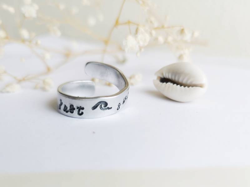 Just Swim Stapelring | Daumenring Verstellbarer Wickelring Ozean Thema von WillowRoseDesignUK
