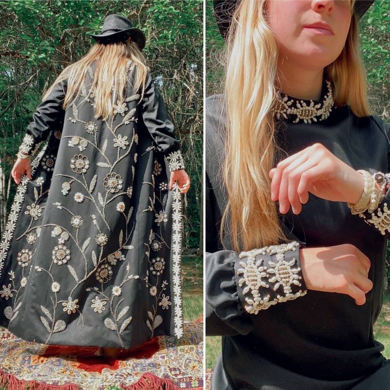 Seltenes Juwel Perlen Boho Kleid Mantel Set, 70Er Jahre Hippie Schwarz Gold Blumen Blume Damen Jacke Mittellang Formell von WillowSoulVintage