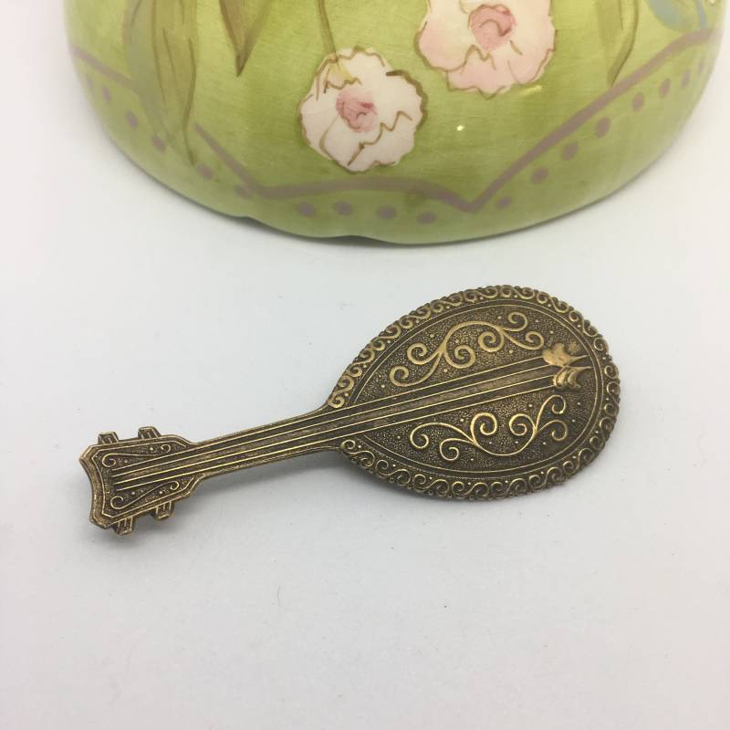 Mandoline Pin Brosche Geprägter Musik-Schmuck von WillowandQuinn