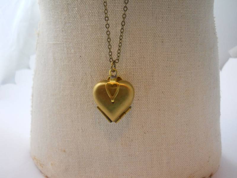 Vintage Herz-Medaillon-Halskette Vier Foto-Klee-Anhänger von WillowandQuinn