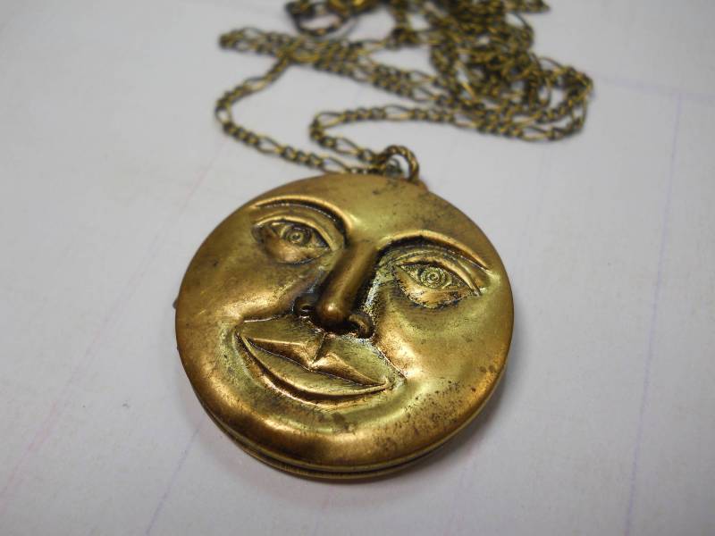 Vintage Messing Locket Halskette Mann Im Mond Gesicht Charm von WillowandQuinn