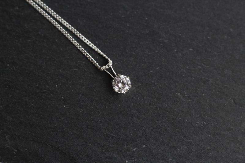 Alternative-Diamant-Halskette, Cz-Anhänger, Sterling Silberanhänger, April Birthstone Halskette, Valentinsgrußgeschenk Alternative-Diamant-Halskette, Cz-Anhänger, Sterling Silberanhänger, April Birthstone Halskette, Valentinsgrußgeschenk von WillowbrookArtistry