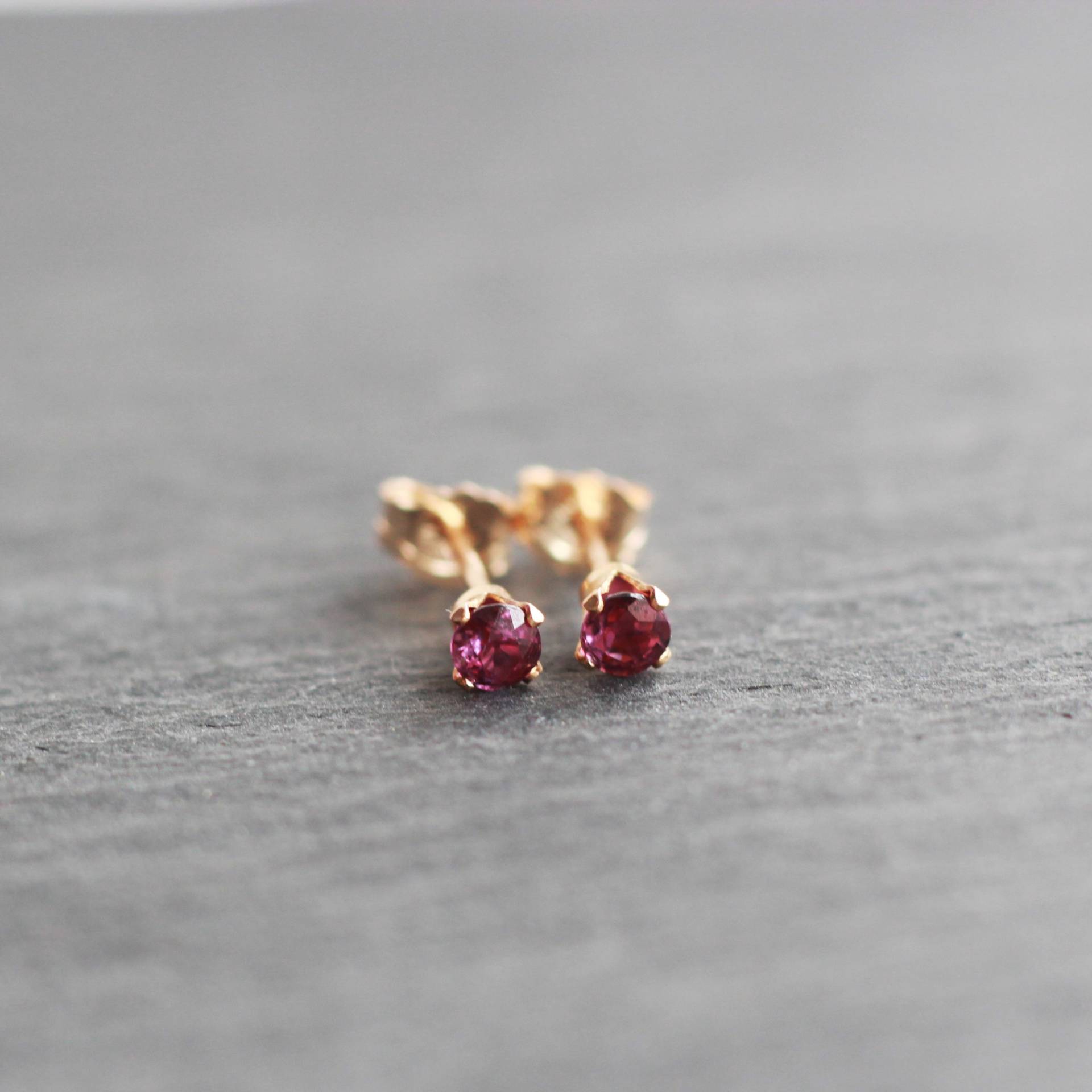Gold Rubin Ohrstecker, Ohrringe, Juli Birthstone 40. Hochzeitstag, Hochzeitsgeschenk Gold Rubin Ohrstecker, Ohrringe, Juli Birthstone 40. Hochzeitstag, Hochzeitsgeschenk von WillowbrookArtistry