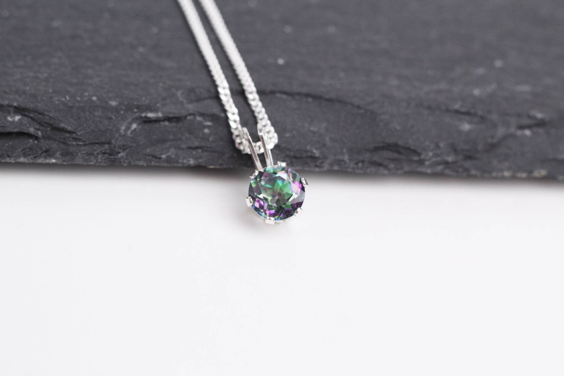 Mystic Topas Halskette, November Birthstone Halskette Anhänger, Peacock Farben, Sterling Silberanhänger, Valentinsgrußgeschenk Mystic Topas Halskette, November Birthstone Halskette Anhänger, Peacock Farben, Sterling Silberanhänger, Valentinsgrußgeschenk von WillowbrookArtistry