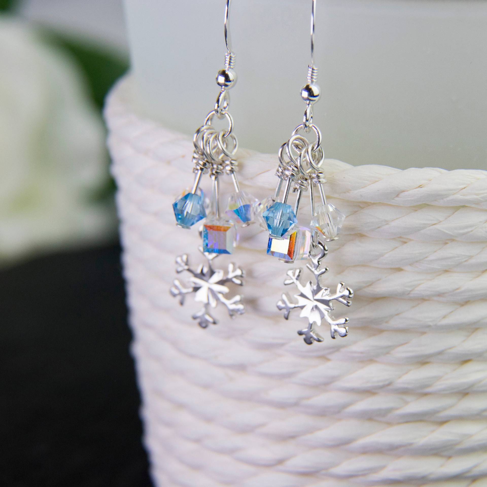 Swarovski Schneeflocke Ohrringe, Sterling Silber Icicle Weihnachten Ohrringe Swarovski Schneeflocke Ohrringe, Sterling Silber Icicle Weihnachten Ohrringe von WillowbrookArtistry