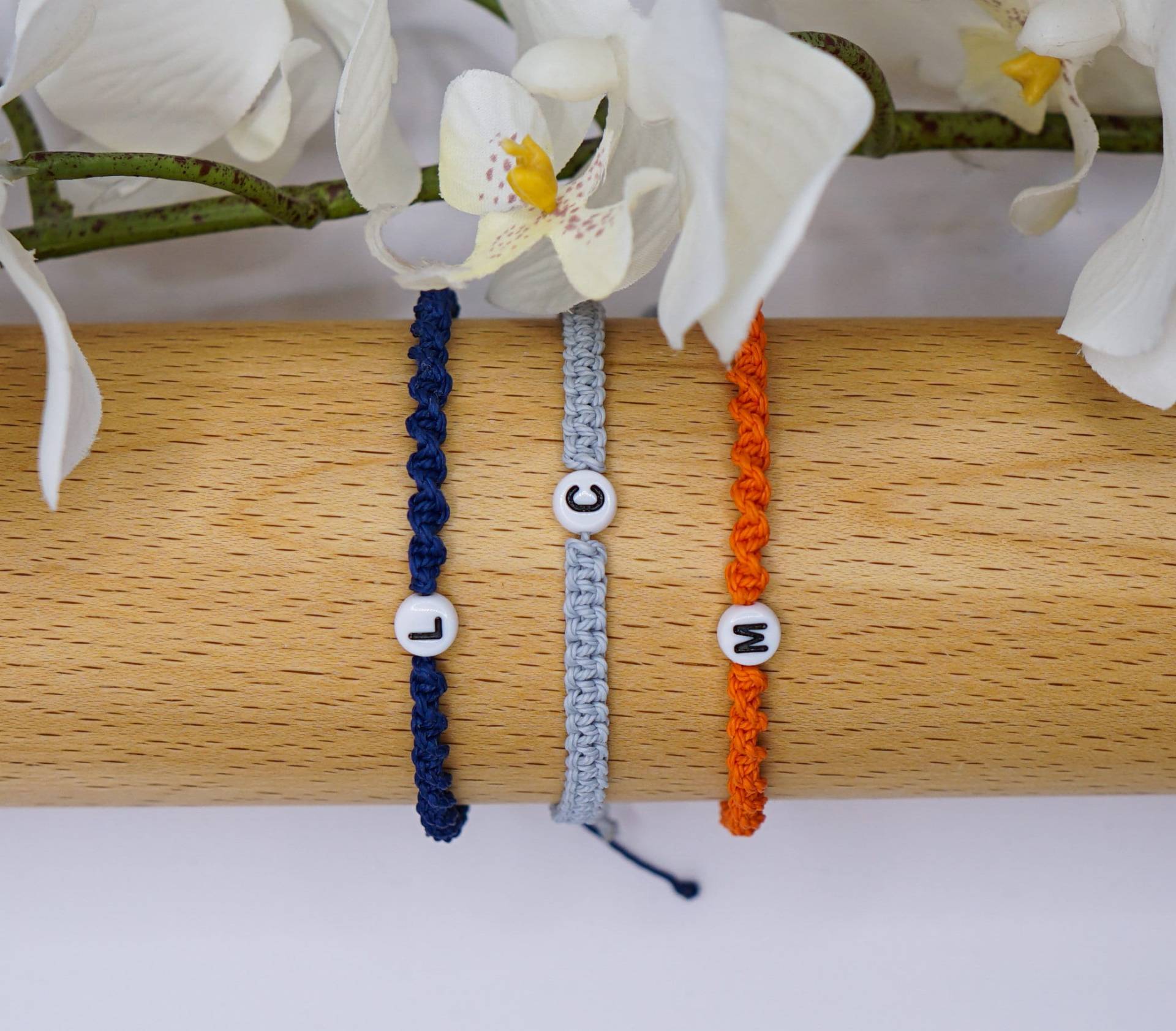 Armband Mit Personalisiertem Buchstabe Armband Mit Personalisiertem Buchstabe von WilmasWunderland