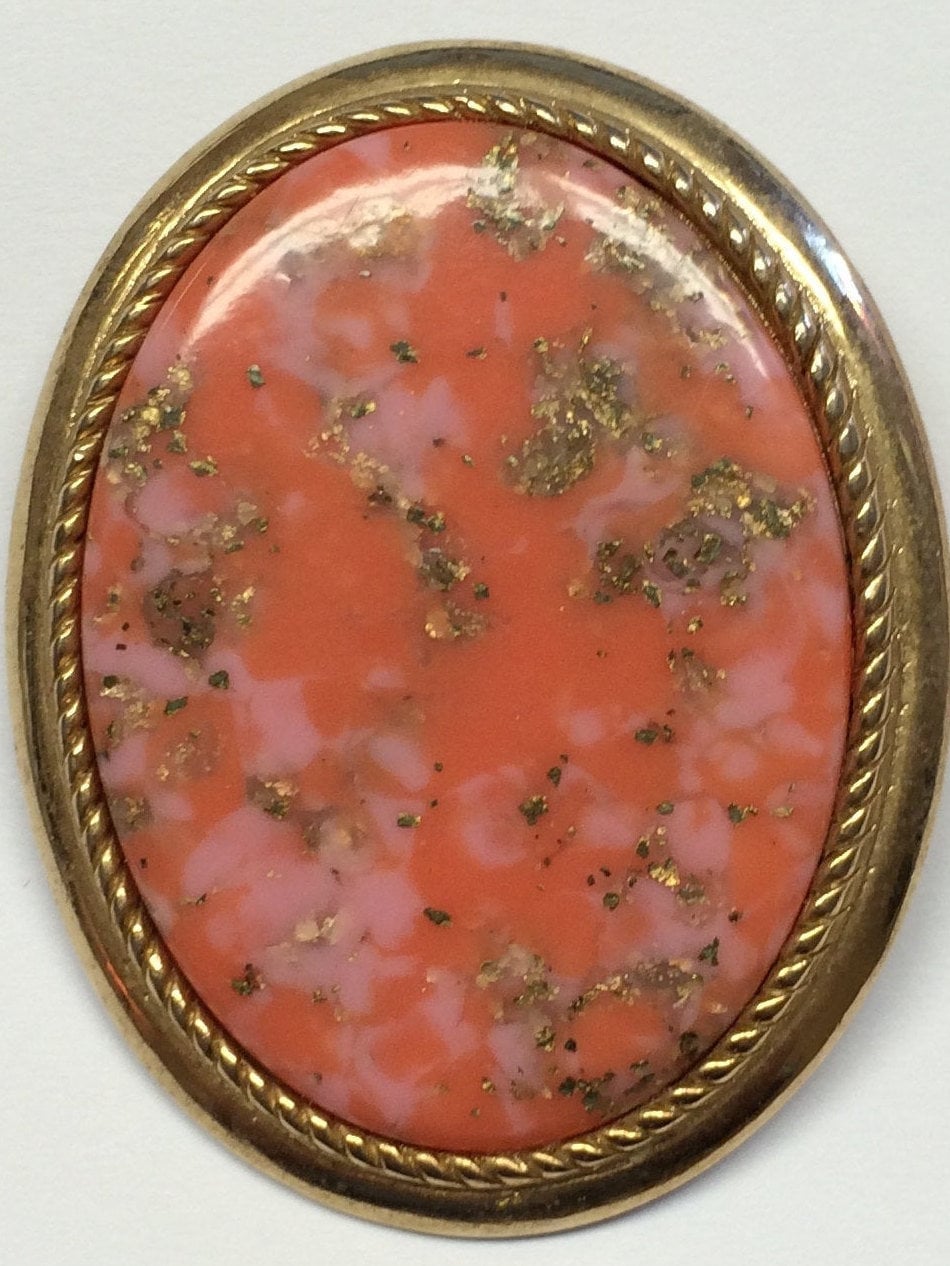Sarah Coventry "Coraline" 1974 Faux Oval Koralle Anhänger Oder Brosche Sarah Coventry "Coraline" 1974 Faux Oval Koralle Anhänger Oder Brosche von WimerAntiques