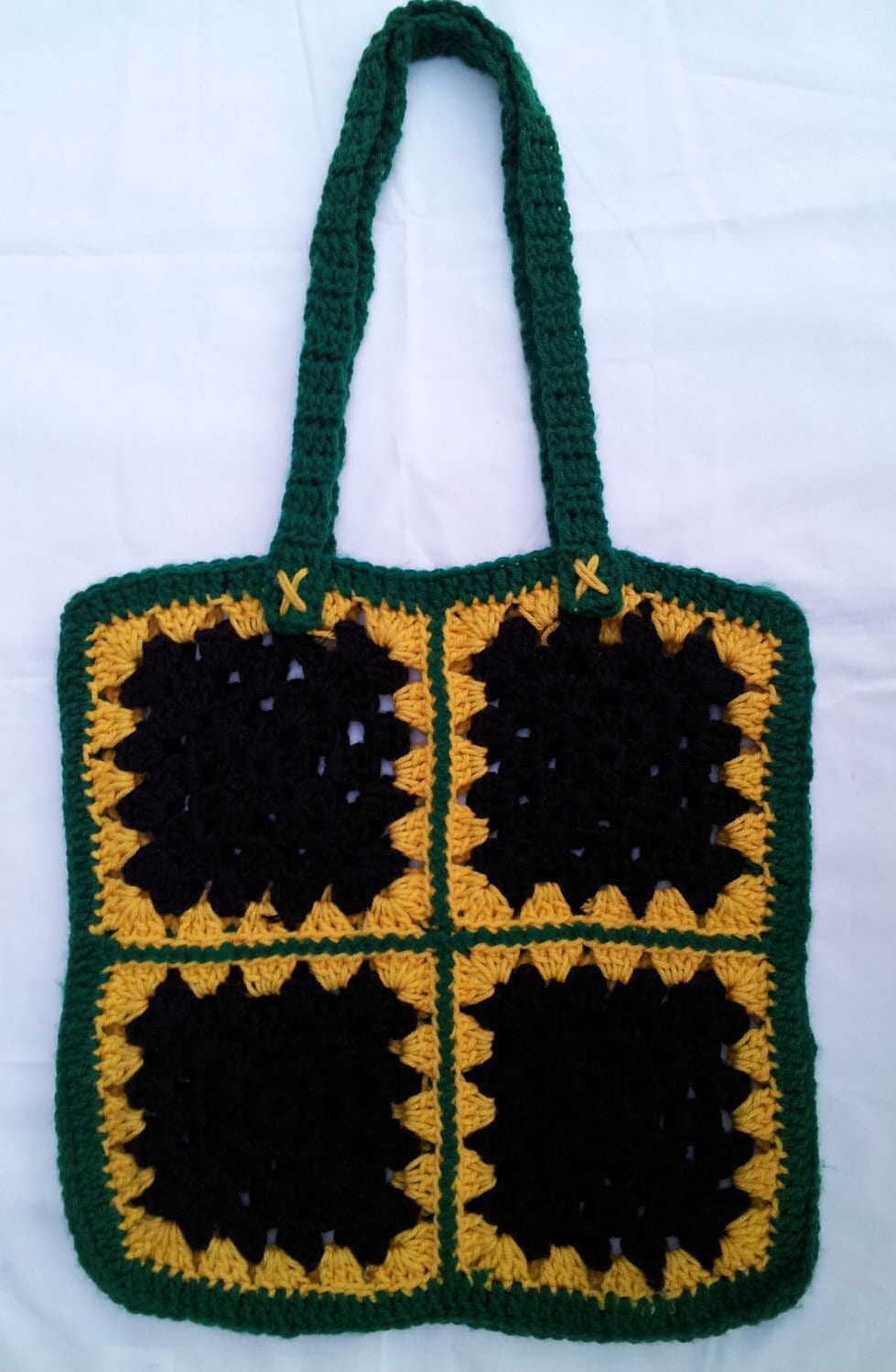 Handgehäkelte Oma Squares Tragetasche Handgehäkelte Oma Squares Tragetasche von WinandCecHandmade