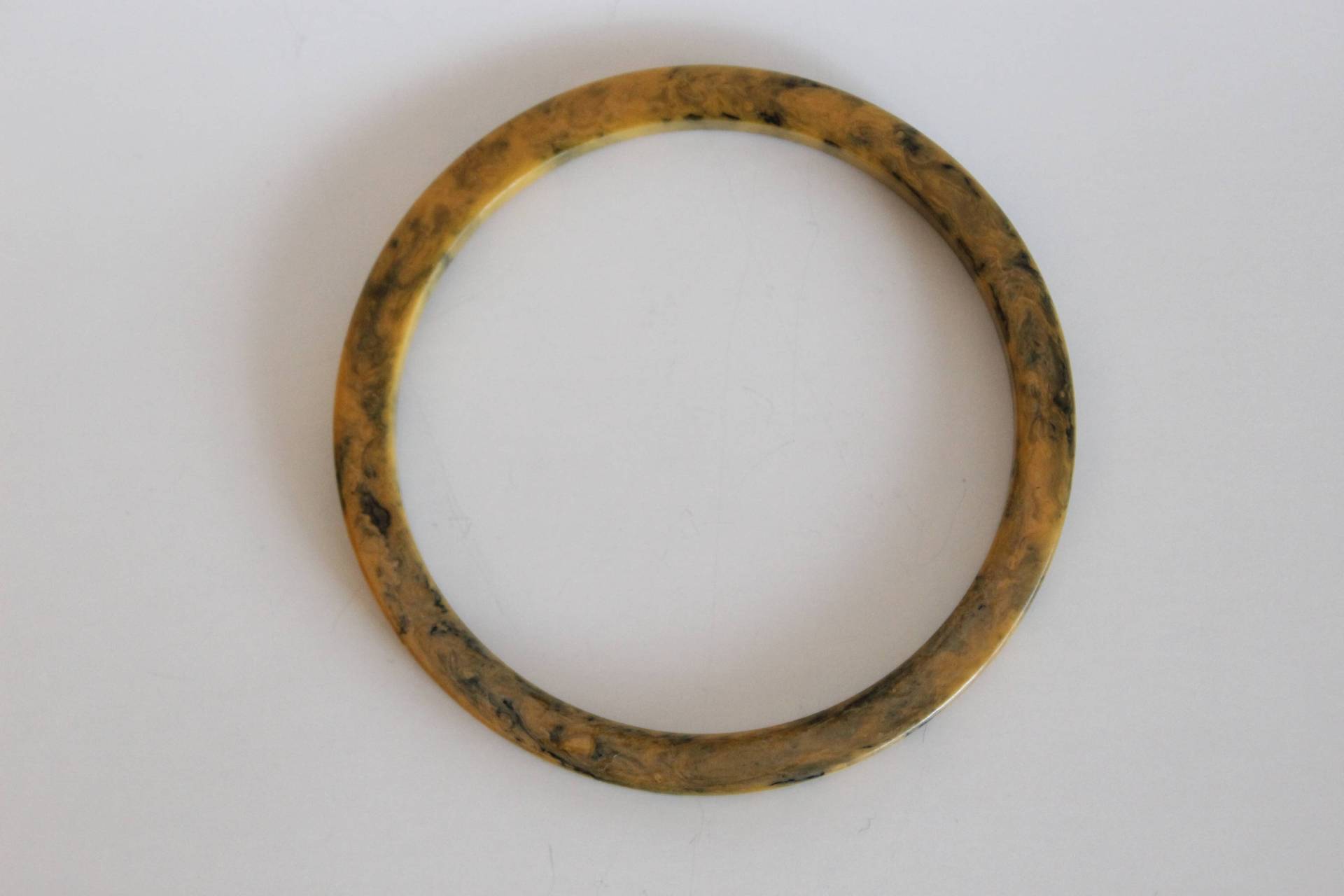 Vintage Bakelit Gelb Marmoriert Armreif Vintage Bakelit Gelb Marmoriert Armreif von WindFallFinds