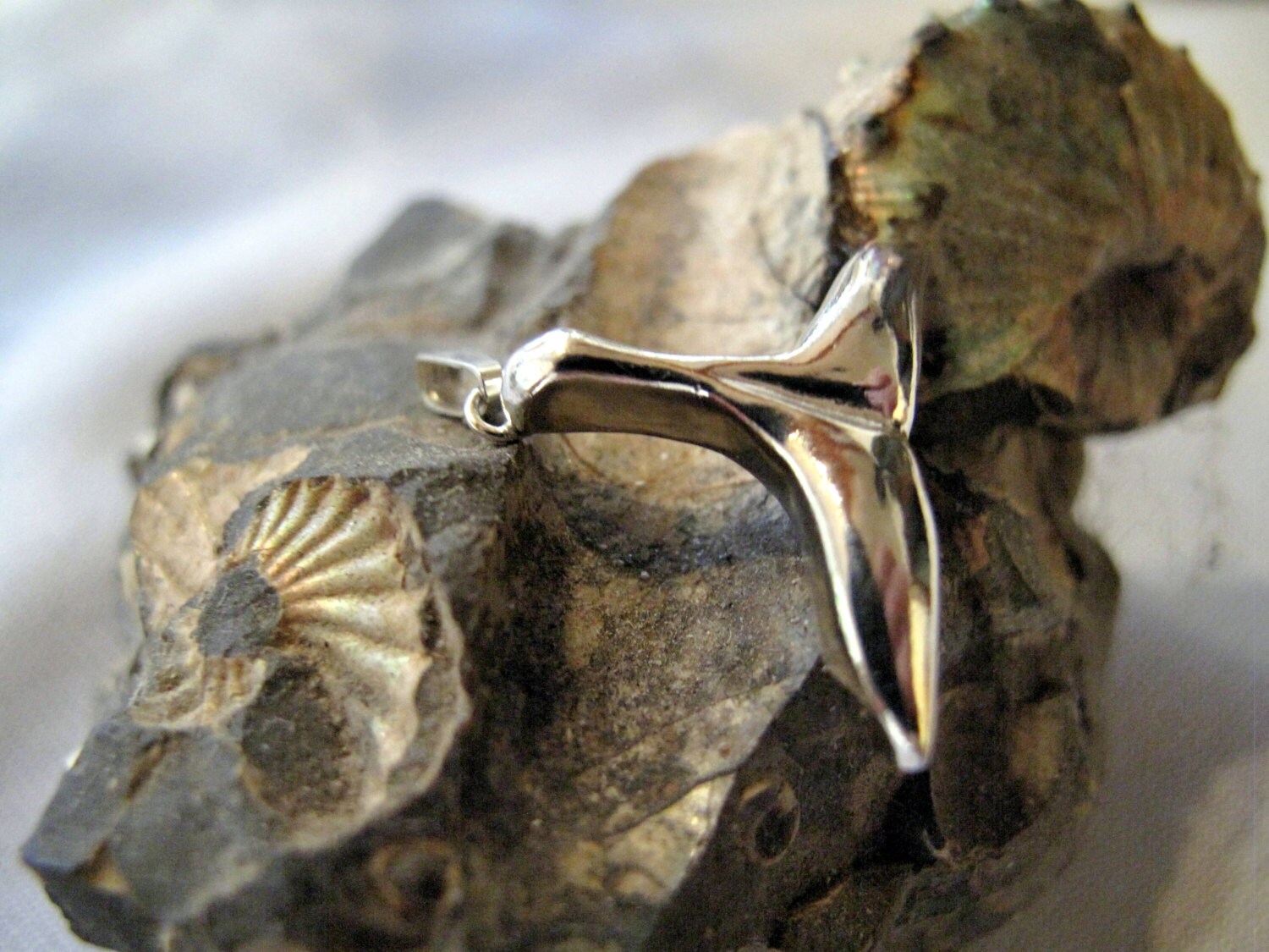 Whale Tale Sterling Silber, Massiv, Nicht Hohl 15 Mm X Whale Tale Sterling Silber, Massiv, Nicht Hohl 15 Mm X von Windandseacreations