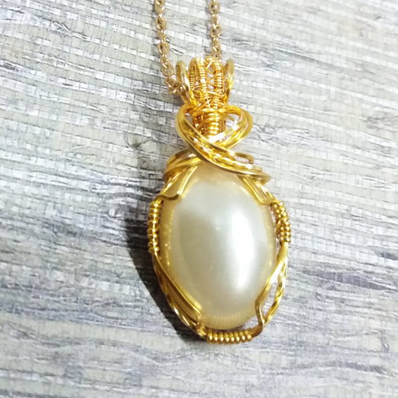 Draht Umwickelt Glas Perle Anhänger Mit Gewebten Kaution Draht Umwickelt Glas Perle Anhänger Mit Gewebten Kaution von WinderWiredKnot