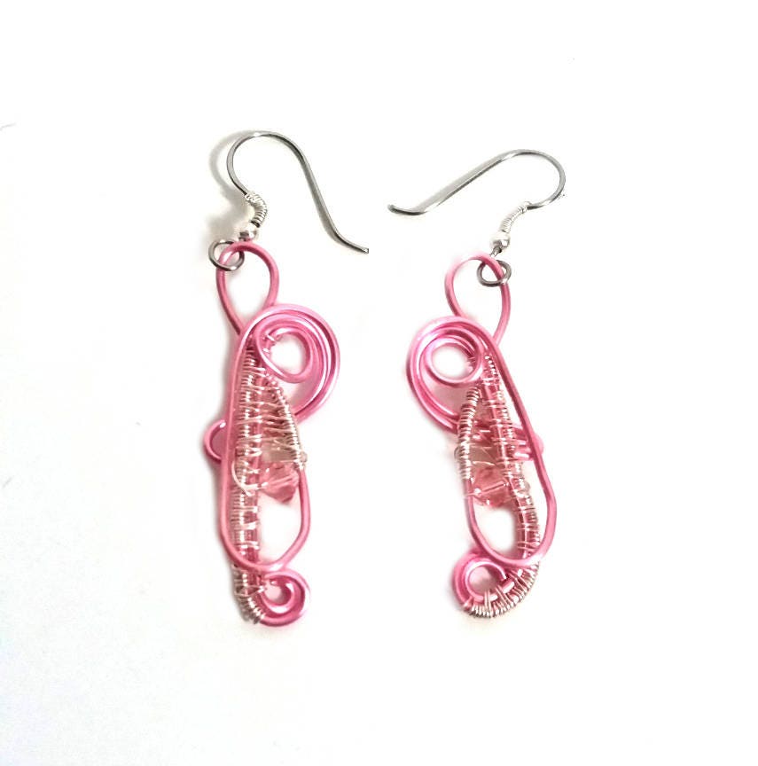 Pink Und Silber Drahtohrringe Mit Rosa Kristallen Fangen Pink Und Silber Drahtohrringe Mit Rosa Kristallen Fangen von WinderWiredKnot