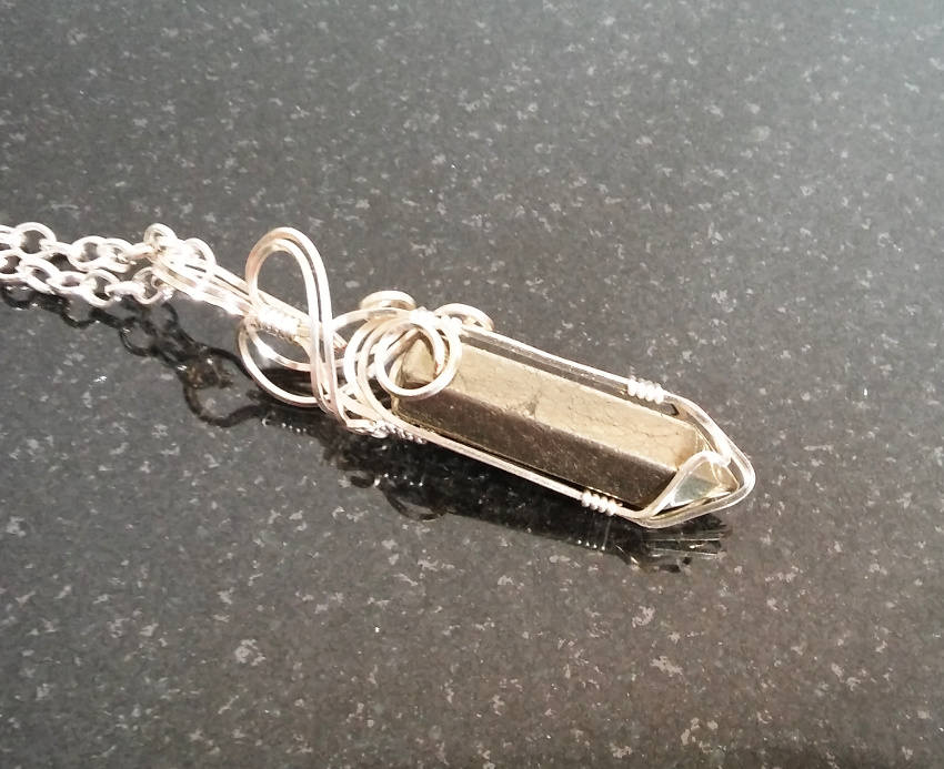Pyrit Schmuck - Punkt-Anhänger Pyrithalskette Edelstein Punkt Draht Umwickelt Pyrithalskette Pyrit Schmuck - Punkt-Anhänger Pyrithalskette Edelstein Punkt Draht Umwickelt Pyrithalskette von WinderWiredKnot