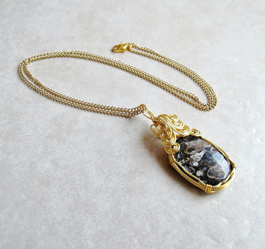 Versteinerte Achat Anhänger - Natürliche Turritella Edelstein Halskette Cabochon Stein Draht Umwickelt Edelstein Versteinerte Achat Anhänger - Natürliche Turritella Edelstein Halskette Cabochon Stein Draht Umwickelt Edelstein von WinderWiredKnot