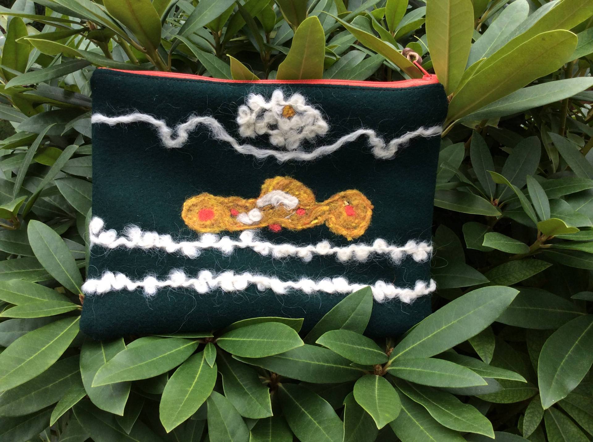 Kleine, Wollgefilzte Tasche. Originelles Design Kleine, Wollgefilzte Tasche. Originelles Design von WindmillDesigns4
