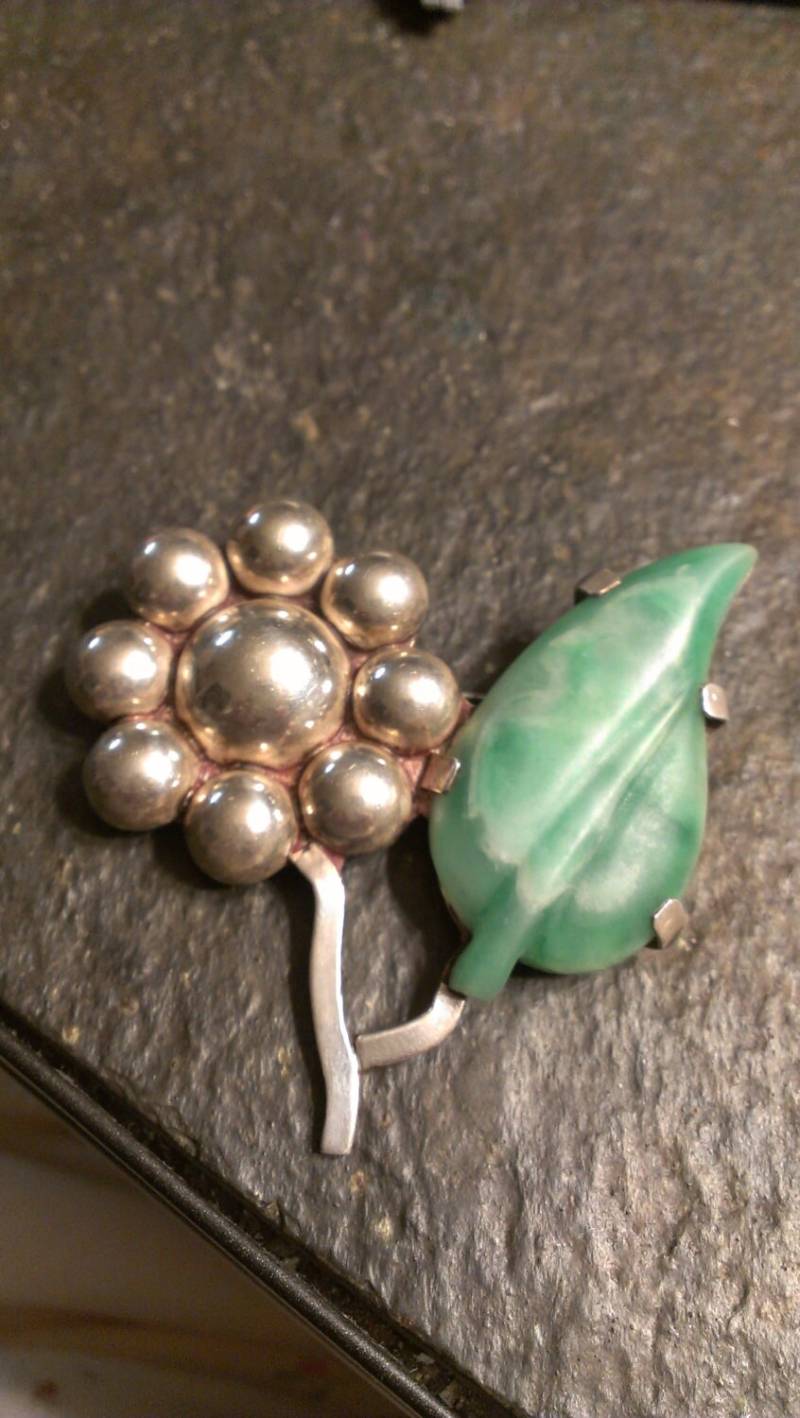 Erstaunlich Große Pre-Adler Taxco Melicio Rodriguez Jade Blumenbrosche Erstaunlich Große Pre-Adler Taxco Melicio Rodriguez Jade Blumenbrosche von WindowShoppingAtHome