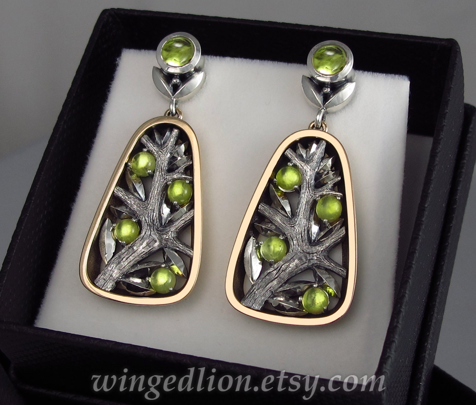 Apple Baum Ohrringe in Silber Und Bronze Mit Peridots Apple Baum Ohrringe in Silber Und Bronze Mit Peridots von WingedLion