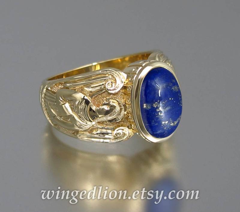 Herrenring Schutzengel 14K Gelbgold Lapis Lazuli | Größen 8 Bis 14 von WingedLion