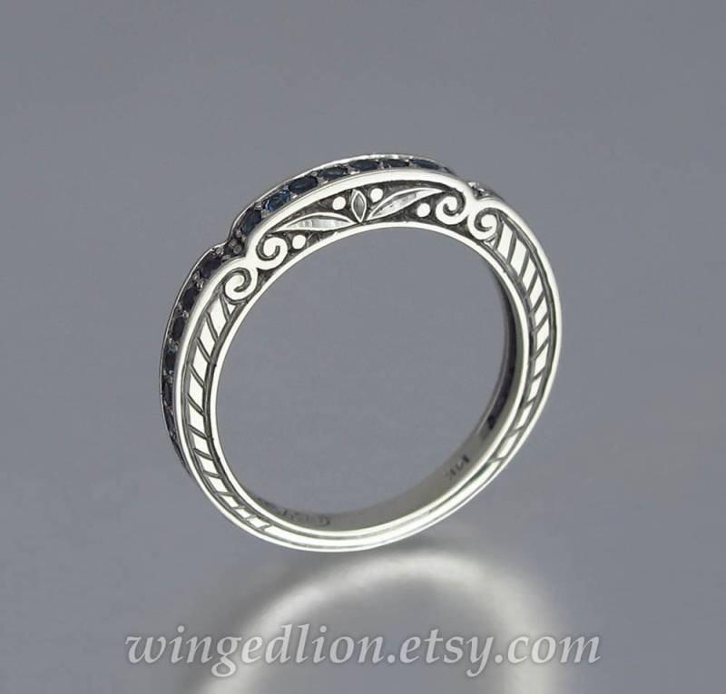 Karyatid Trauring Aus 585Er Weißgold Mit London Blue Topas von WingedLion