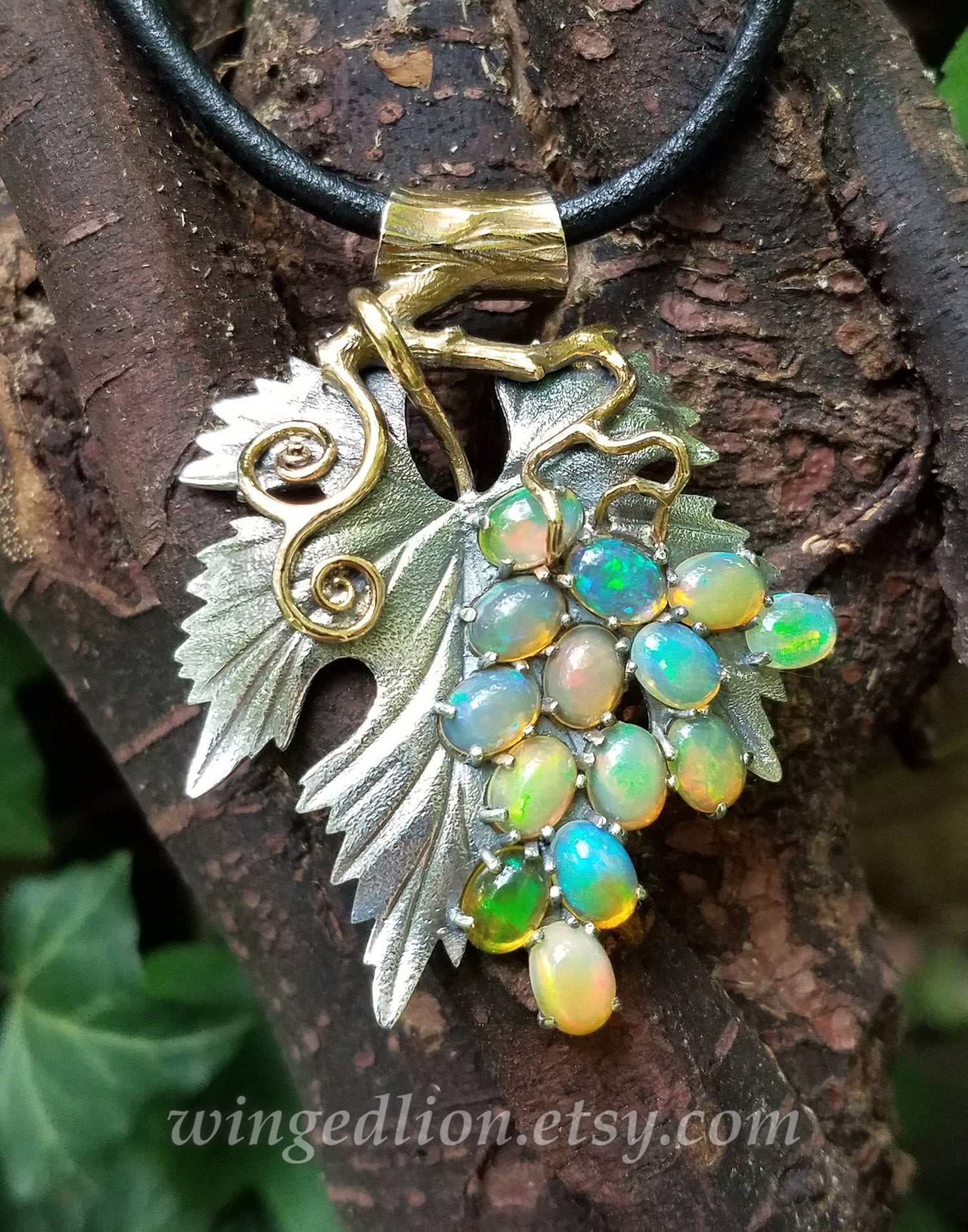 Opal Anhänger, Die Trauben Aus Silber Und Bronze Anhänger Mit Opalen von WingedLion